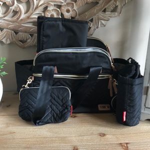 skip hop 6 in 1 diaper bag
